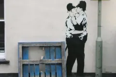 KISSING-COPPERS-1
