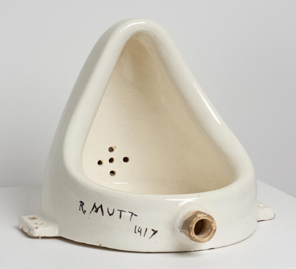 Arte stravagante: opere surreali - 11 "Fontana" di Marcel Duchamp