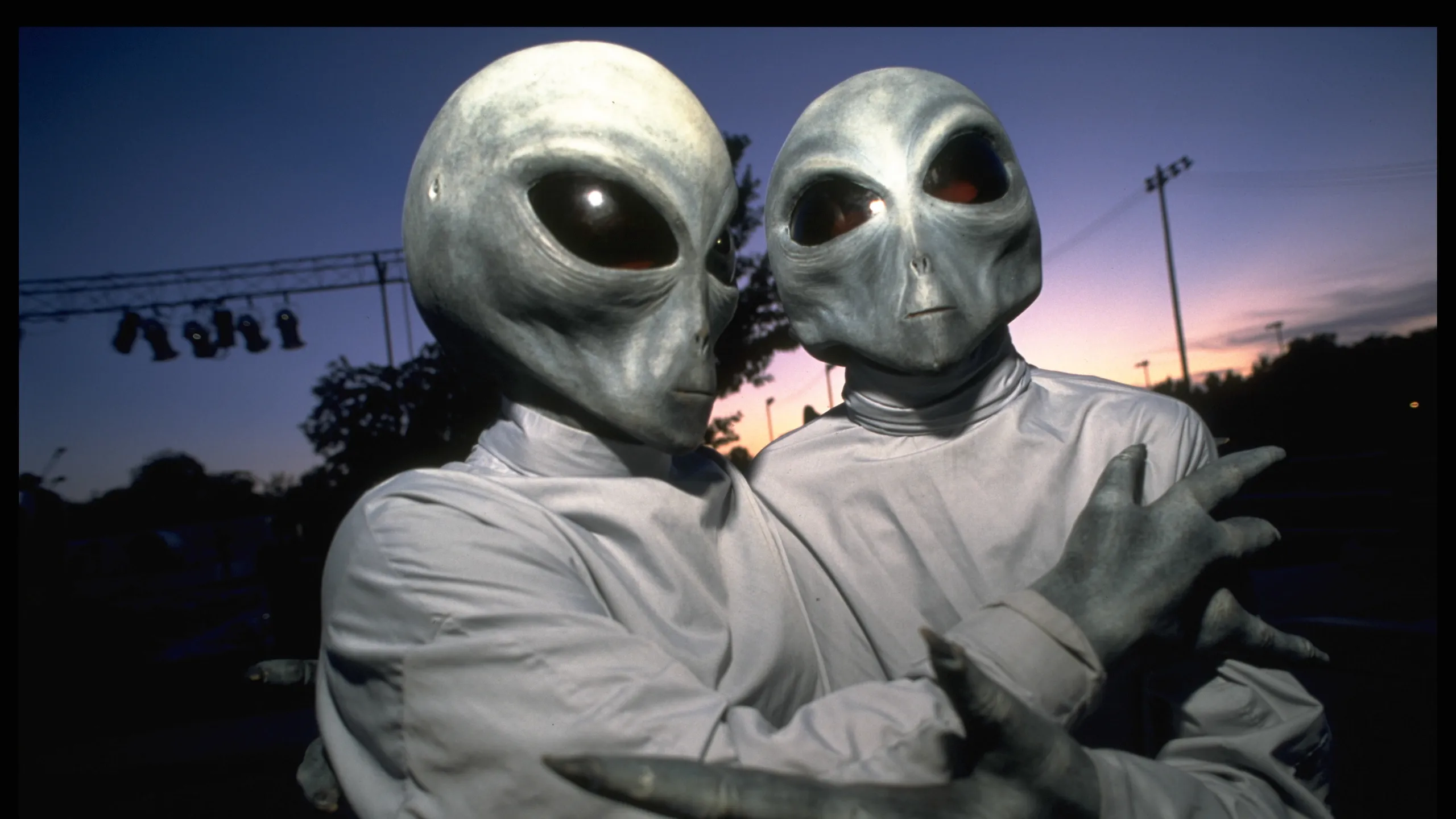 Invasione Area 51: il flop per paura di disastri. Ecco le immagini più belle - 1 Area 51