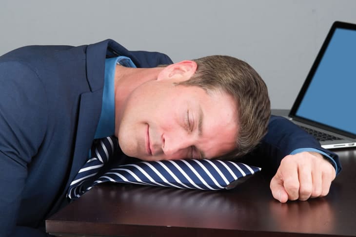 Cravatta con Cuscino